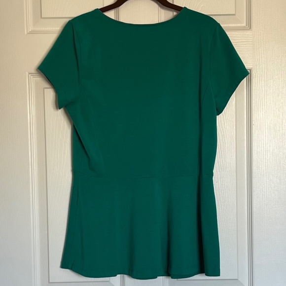 EUC - Isaac Mizrahi Live! Short Sleeve Peplum Top - Picture 6 of 9